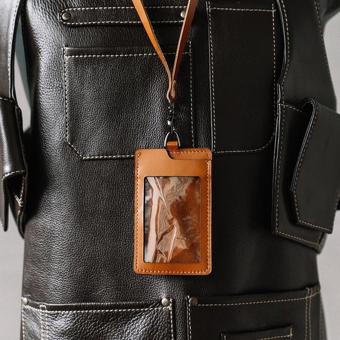 

Gantungan ID card Lanyard Kulit ID Card Holder Name Tag Kulit Plastik Tali Foto