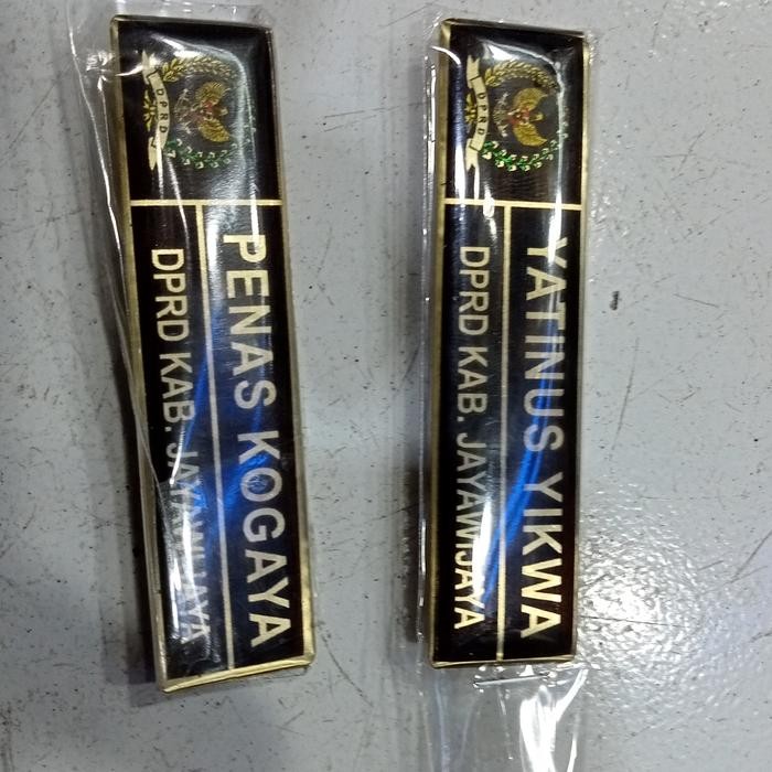 

terima pemesanan name tag kuningan
