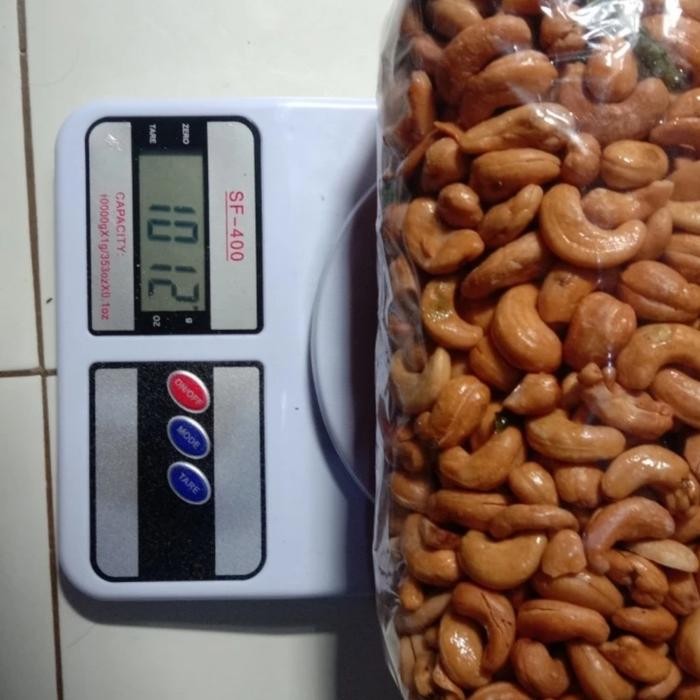 

4ZMI Kacang Mede Utuh Matang 1 Kg