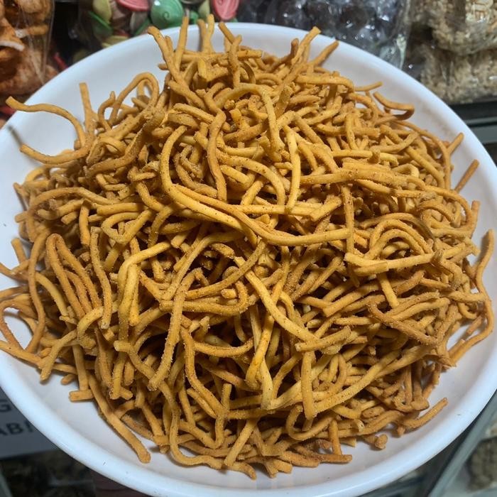 

4ZMI Cemilan Stick Mie Rasa Pedas Gurih Dan Renyah Kemasan 200 Gram Dan 500 Gram Makanan
