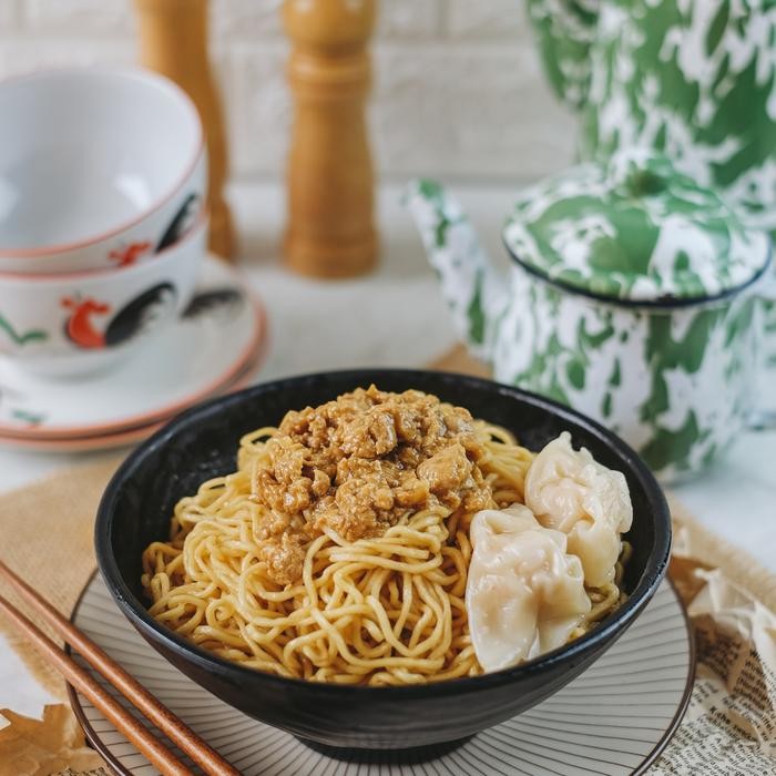 

H48Y Mie Pangsit Ayam Humble Mie