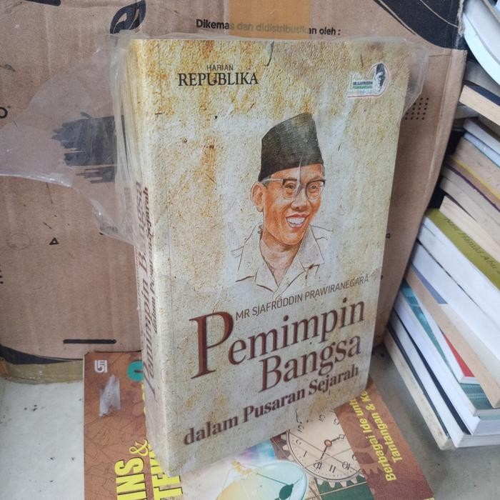 

SALE !!! MR SJAFRUDDIN PRAWIRANEGARA PEMIMPIN BANGSA DALAM PUSARAN SEJARAH READYY