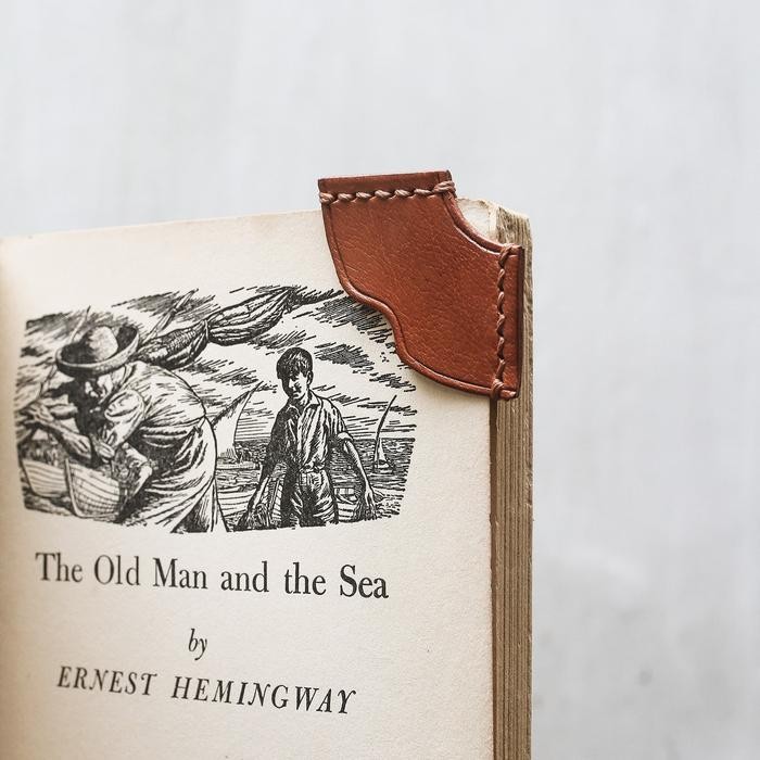 

Verne'S Leather Bookmark - Pembatas Buku Kulit - Tanned