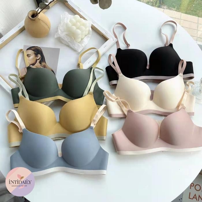 Bra Polos Tanpa Kawat Busa Tebal Lembut Push Up BH Wanita Ukuran Dewasa Nyaman *