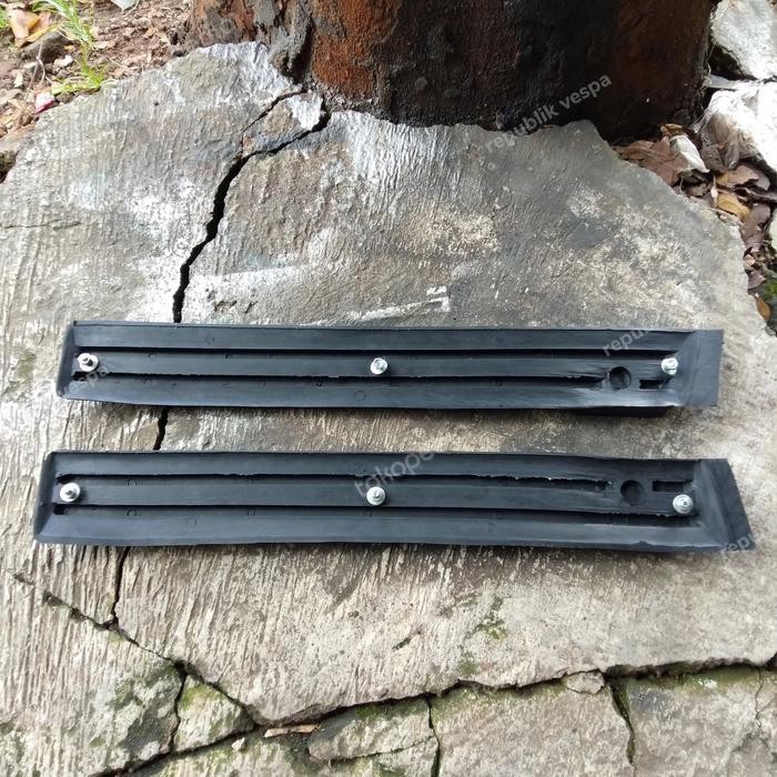 Side Trim Vespa Spartan Belakang