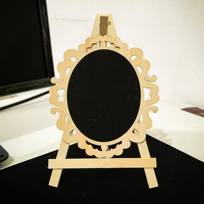 

X689 Black Board Standing / Papan Tulis Mini Oval Kotak Kupu Kupu