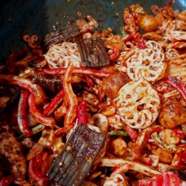 

Sale!! Seblak Campur/Mix Aneka Kerupuk Seblak Jengkol/Beton/Pedo/Basreng Neto 500Gram Pedas Snack