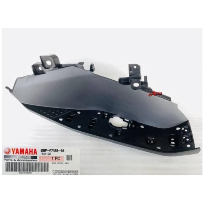 PIJAKAN KAKI KANAN AEROX 155 CONNECTED 2021 ORIGINAL YGP