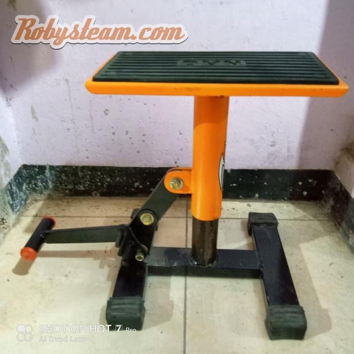 Jack stand motor trail