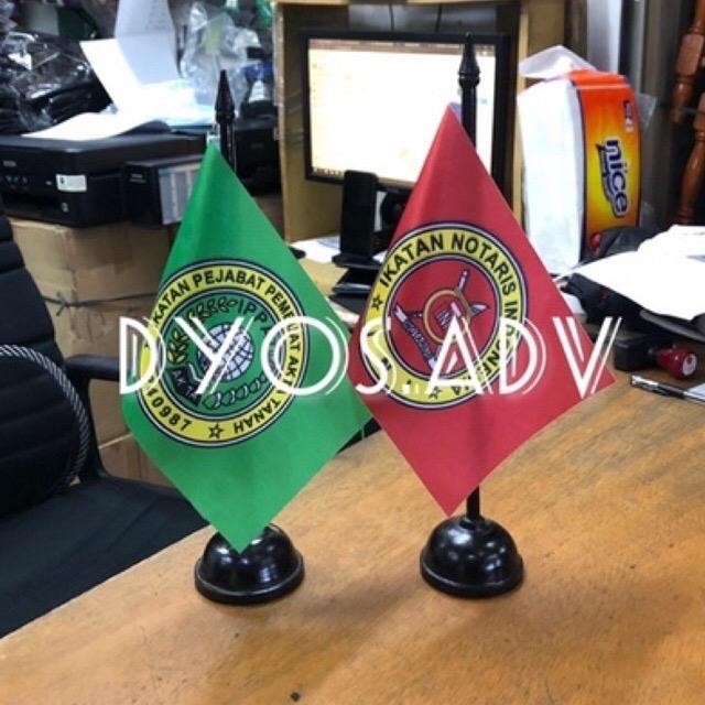

Baru Bendera Notaris IPPAT + Tiang Kayu Meja Desk - Dekorasi Kantor Resmi