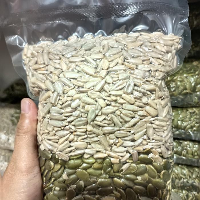 

Mix Pumpkin Seed Dan Sunflower Roasted Kemasan 500 Gram Terlaris