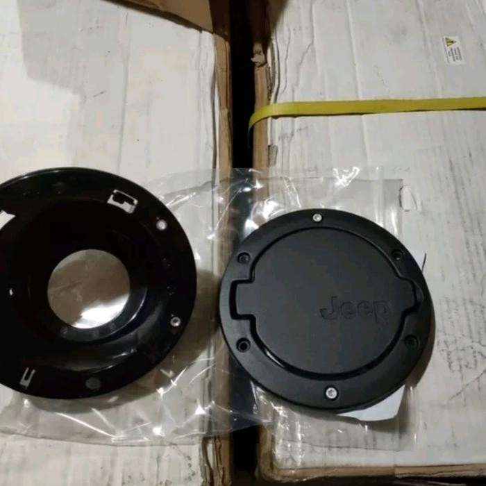Laris Cover Tangki Jeep Wrangler Jk