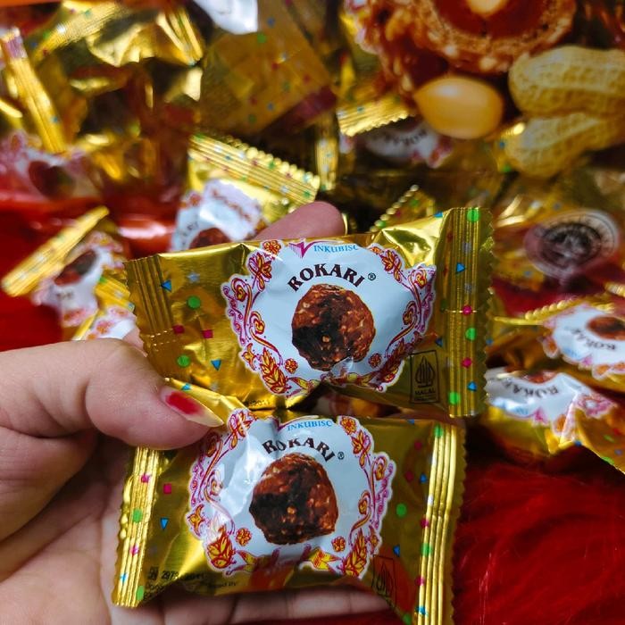 

Promo Rokari Wafer Bola Coklat Kacang 280gr Isi 40pcs