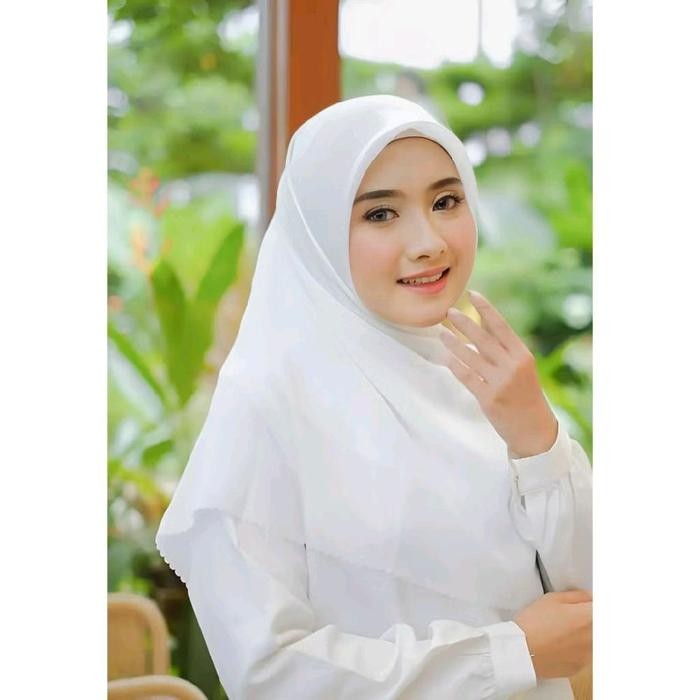 Hijab Segi Empat Bella Square Polycotton Polos Warna BROKEN WHITE Muslim Kerudung Tebal Basic putih