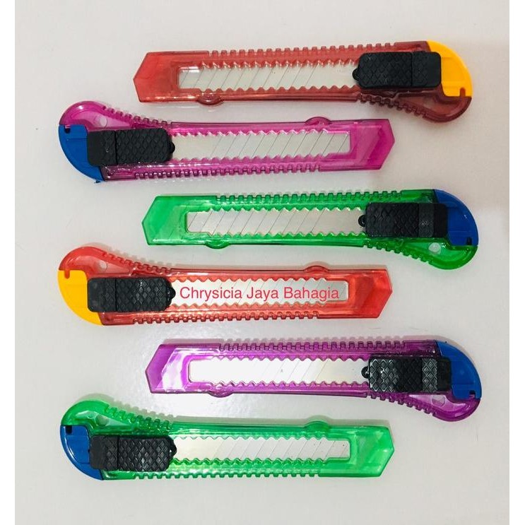 

ID KATER BESAR WARNA BENING RENCENG 12 PCS - CUTTER IRON - PISAU KATER