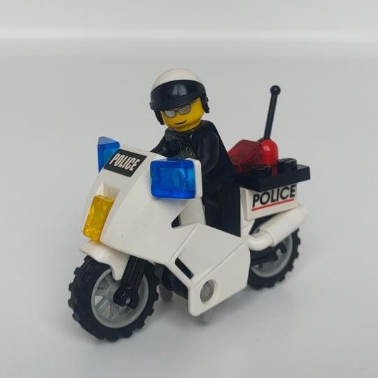 Lego Minfigure Policeman with Motorbike - motor bike original / Police