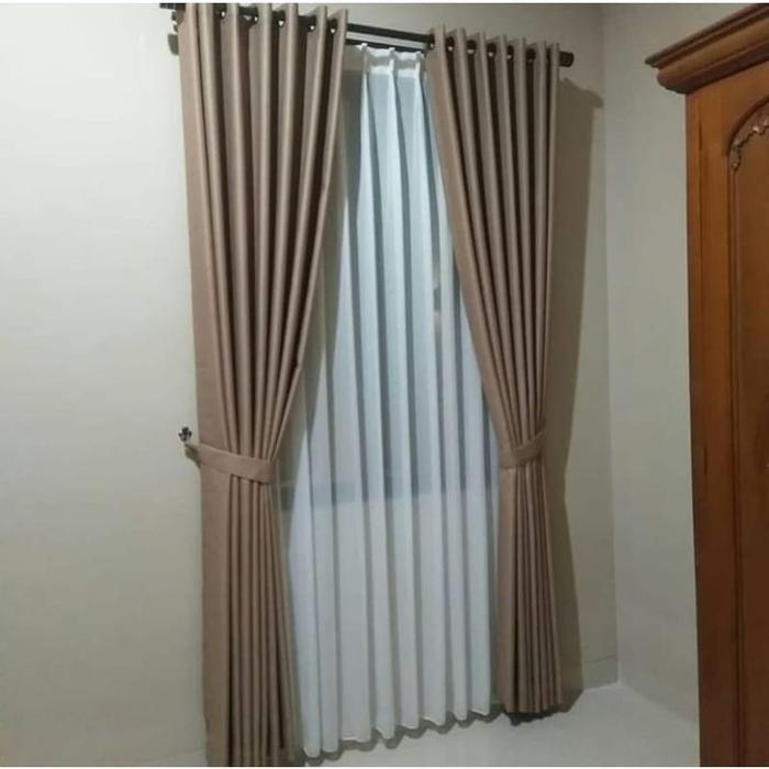 Gorden jendela panjang, gorden blackout minimalis aesthetic