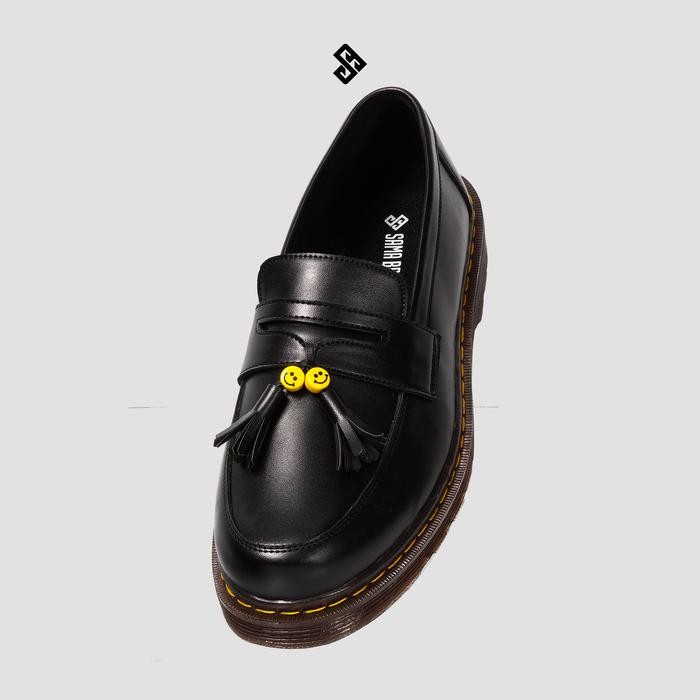 Sepatu Pria Loafers Docmart Sepatu Slip On Pria Sepatu Hitam Cowok Sepatu Pria Slip On Loafers