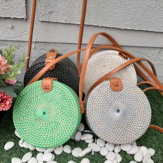 Tas Bulat Rotan Bali Lombok Anyaman Tali Slempang 15 Cm