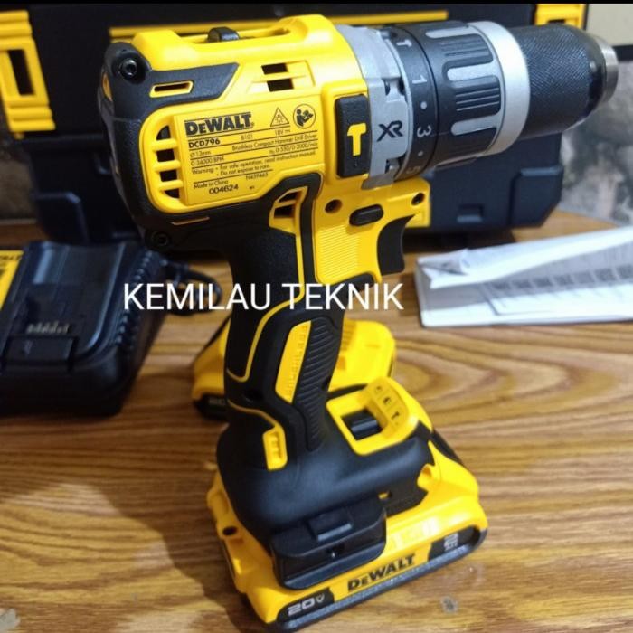 Cordless Hammer Drill 18V XR Dewalt Bor Tembok DCD796