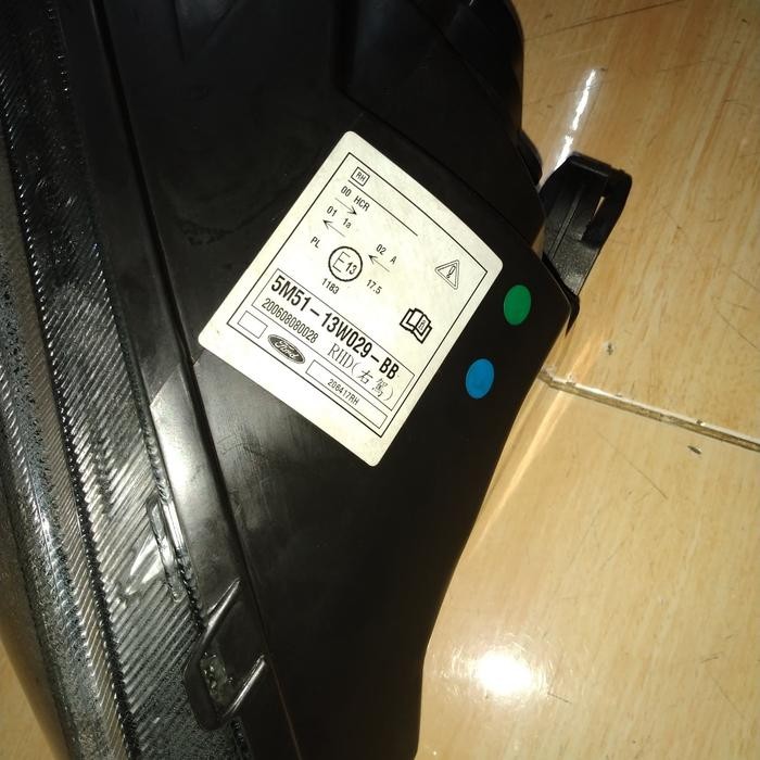 Asis Parts Lampu Besar Kiri / Kanan Ford Focus Hatchback 5M5113W030/29