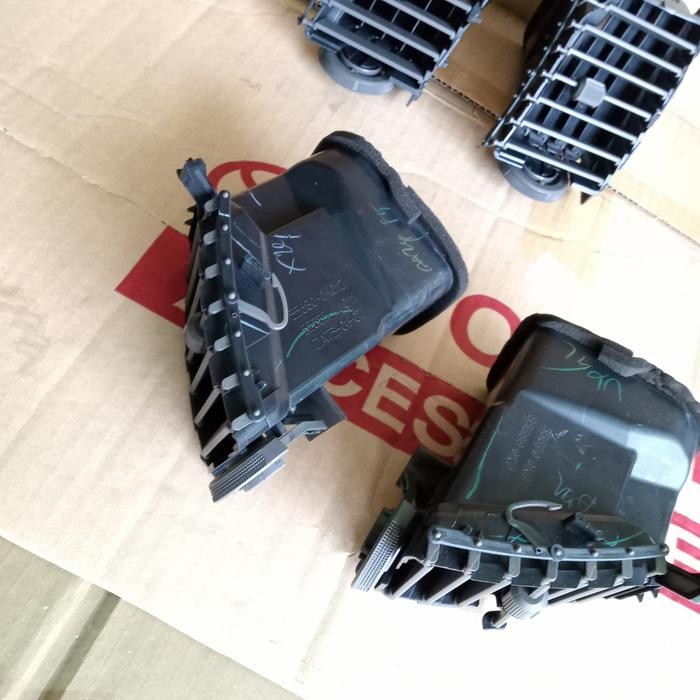 KISI-KISI AC DASBOARD FORTUNER BAGIAN TENGAH