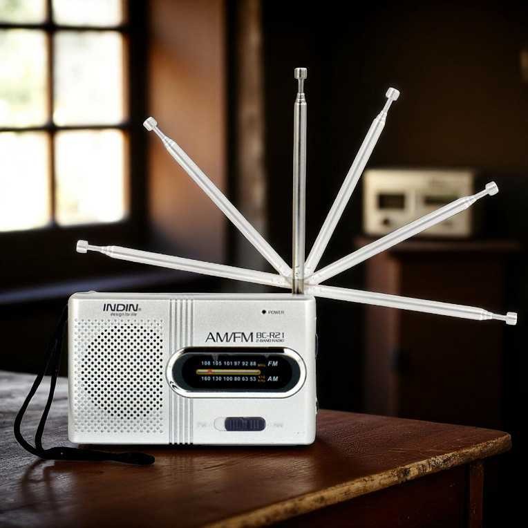 Portable AM/FM Radio Player Loudspeaker Portable AM/FM Radio Player Loudspeaker Warna Silver