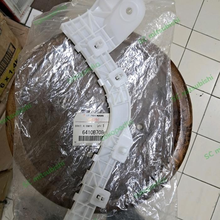 Braket Bemper Bumper Belakang Asli Original Outlander Sport