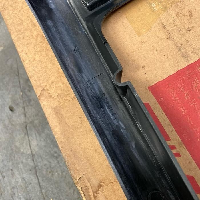 Garnish Grill Grille Cover Frame Ring Lampu Depan Set Kanan Kiri Zebra Van Jumbo Trooper S89 1.3