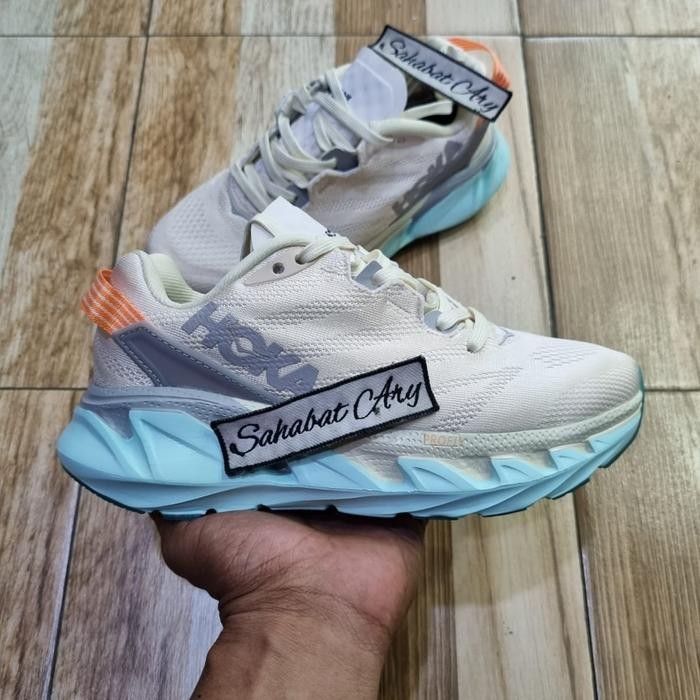 Sepatu Hoka One One Elevon 2 Eggnog Eggshell Blue