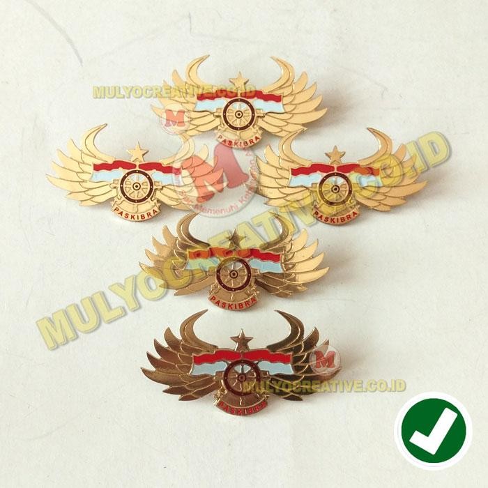 

Brevet Wing PASKIBRA Logo Jangkar Merah Putih Bahan Logam Kuningan PREMIUM