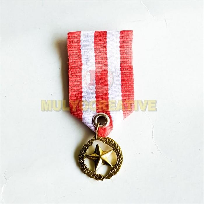 

Pin Tanda Bintang Lencana Bintang Warna Gold PREMIUM