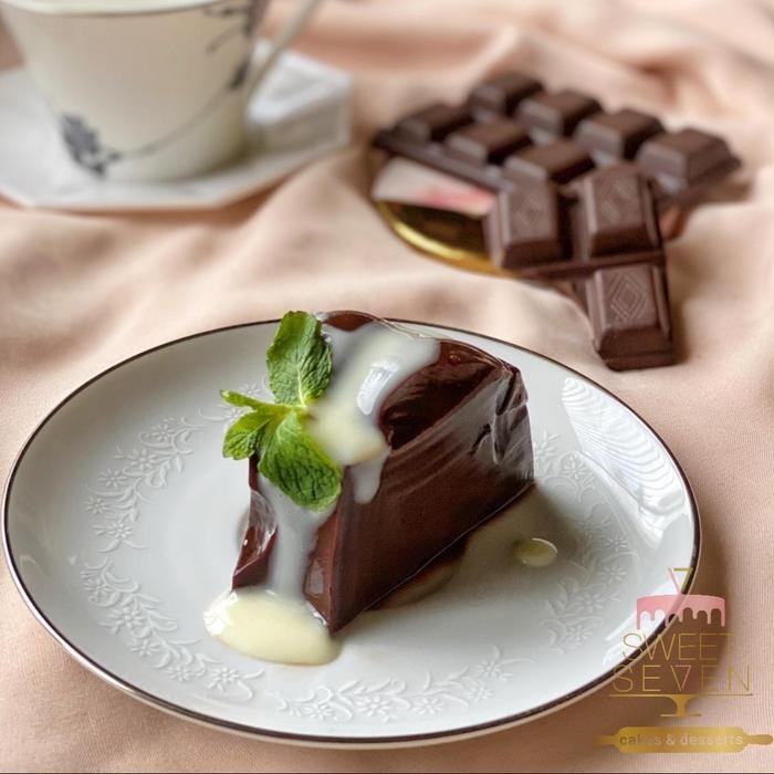 

Premium French Chocolate Pudding Size M