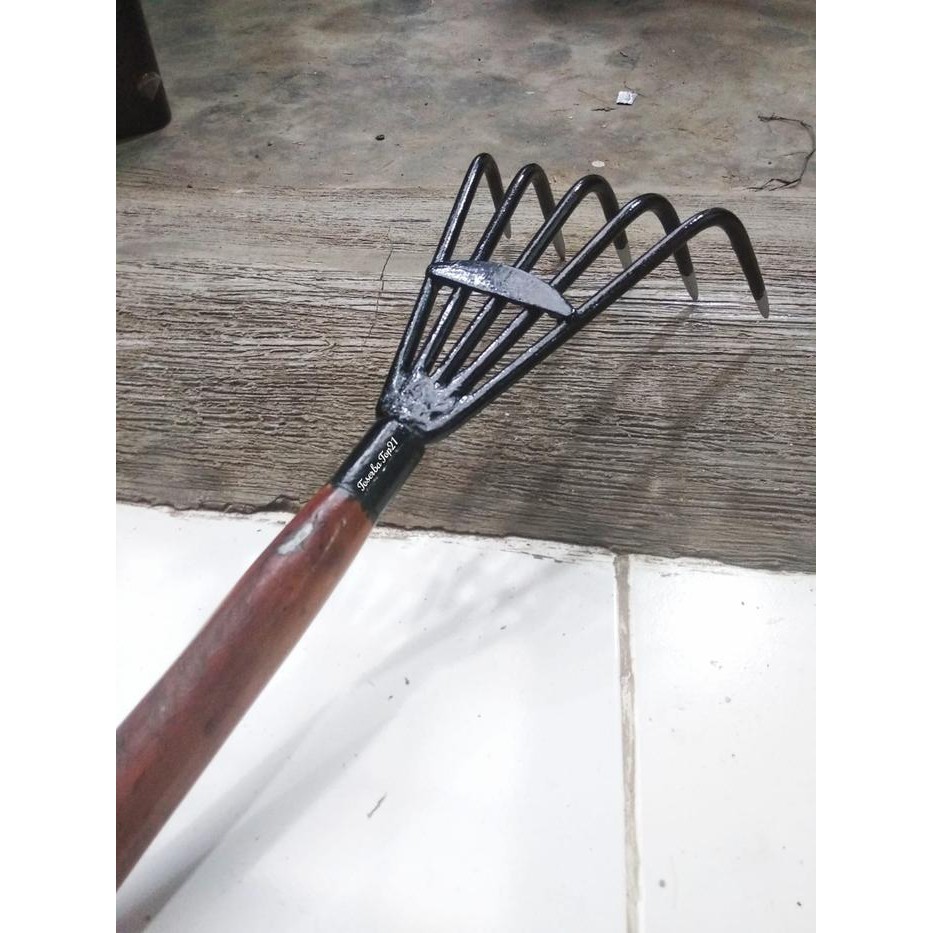garukan sampah / garukan besi super kokoh / alat berkebun garukan besi