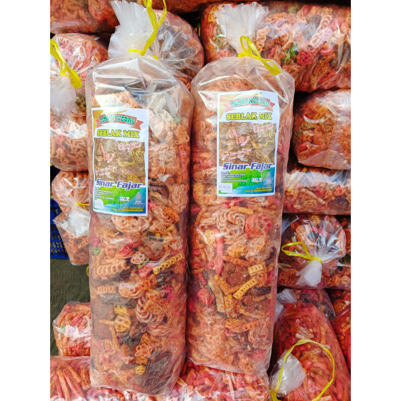 

Seblak Mix snack camilan pedas dengan banyak bumbu nikmat