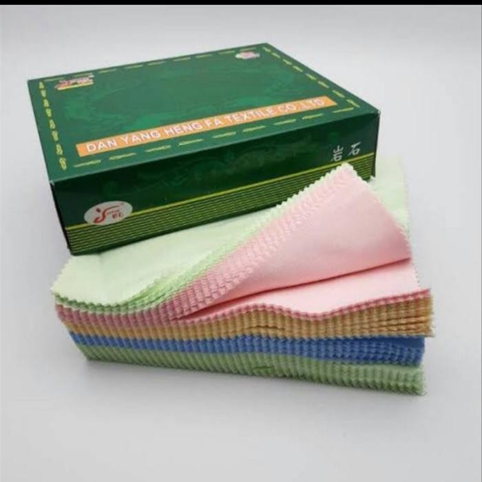 KAIN LAP KACAMATA MICRO FIBER IMPORT