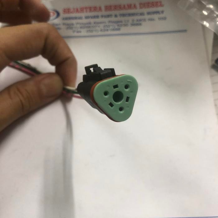 Konektor jantan segita governor motor komatsu pc200-7/8