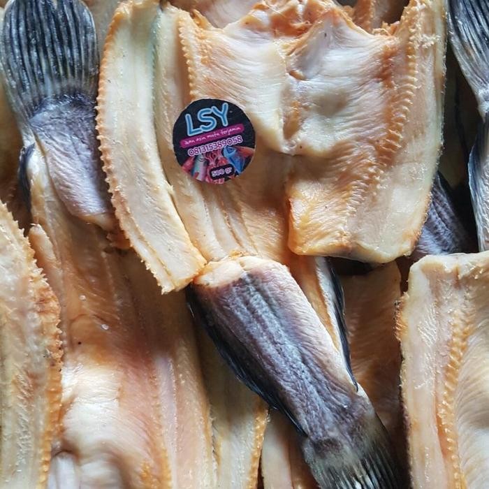 

ikan asin gabus kolam size besar 1kg