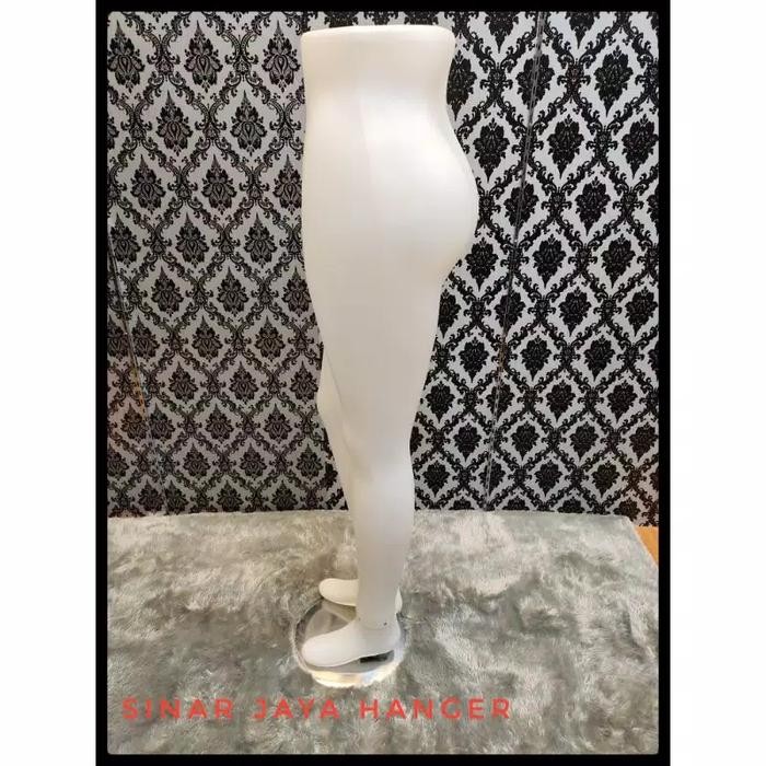 

MANEKIN KAKI WANITA TEKUK BENING PATUNG KAKI CEWEK PLASTIK TEKUK