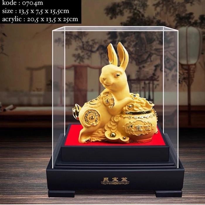 

Patung Kelinci Emas Acrylic Box Gold Rabbit Size M