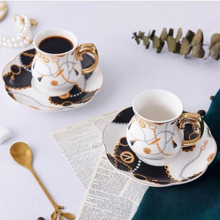 

Kado Hadiah Parcel Hampers Gift Box 2022 Tiger / Chain Mug Set Keramik