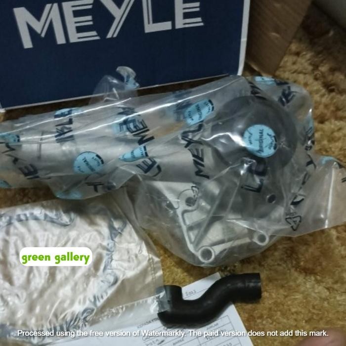 Waterpump water pump M111 Mercedes W202 C180-C200 Best Quality