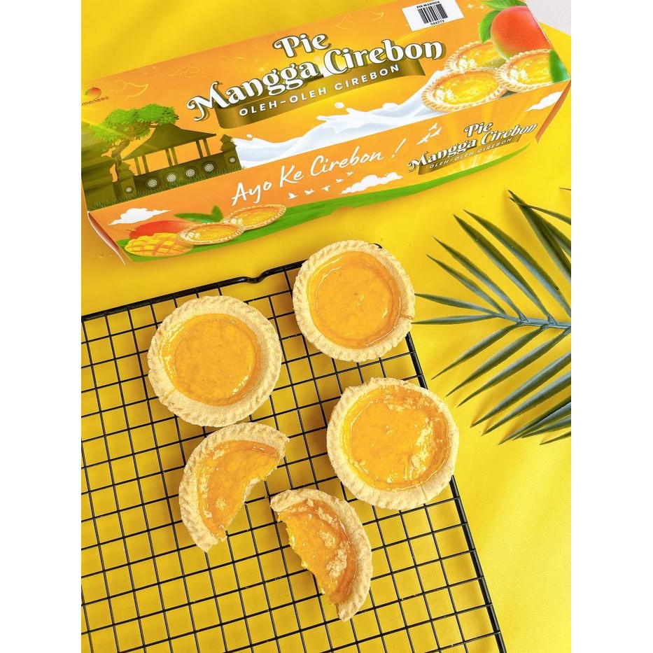

DISKON Pie Mangga Banana Kn - Camilan Olahan Mangga Manis Renyah Khas Cirebon Makanan READY STOCK
