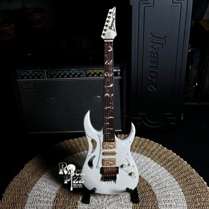 Ibanez PIA Steve Vai Signature Electric Guitar w Case, Stallion White *