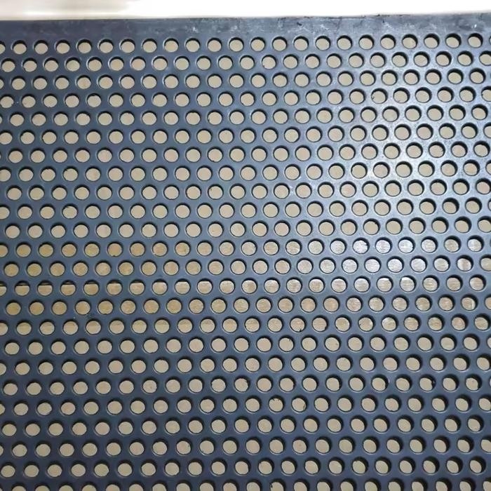 Plat besi lubang 5 mm tebal 1,5 mm ukuran custom *