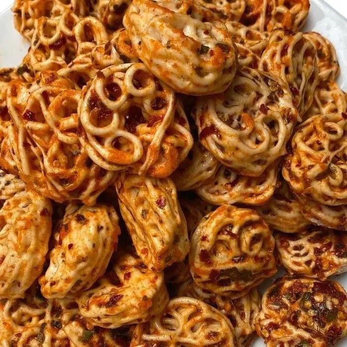 

Seblak Kerupuk Rafael Virall 1Kg Pedas Bawang Food Snack Kering Cemilan