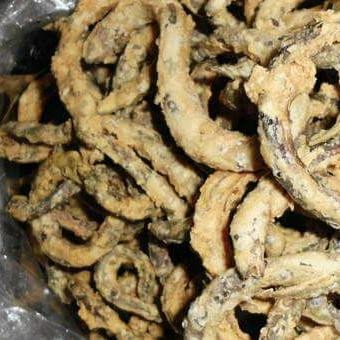 

Sedia keripik belut gurih asli (gram=1/2kg)