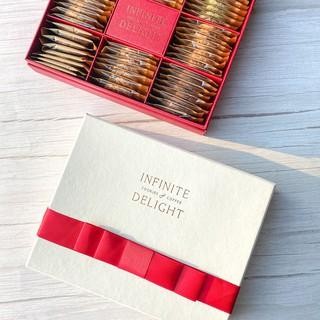 

Infinite Delight Cookies Posh Box Hampers & Gift Box of 40 - 64 Cookies Kue Kering