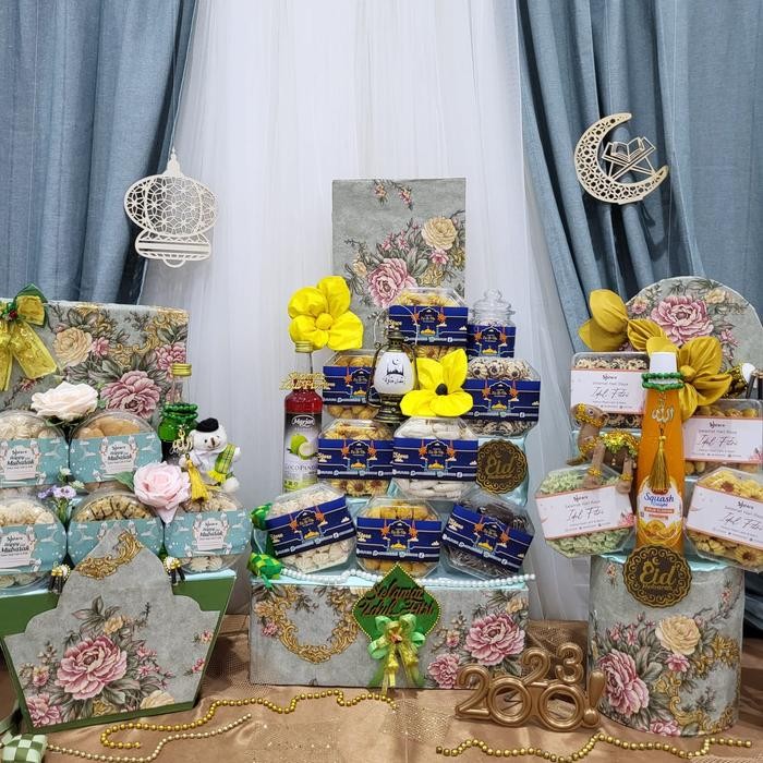 

Paket Dekorasi Lebaran Idul Fitri Hampers Parcel Hadiah Kue Kering 113