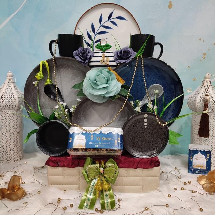 

Paket Dekorasi Lebaran Idul Fitri Hampers Parcel Hadiah Kue Kering 025